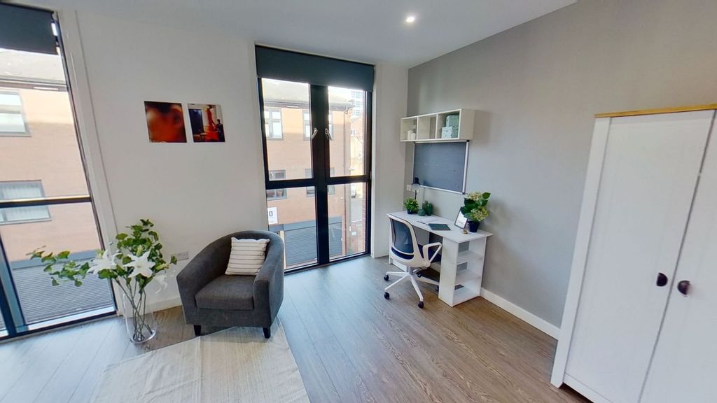 Property photo 3 of 8 Picture No. 12