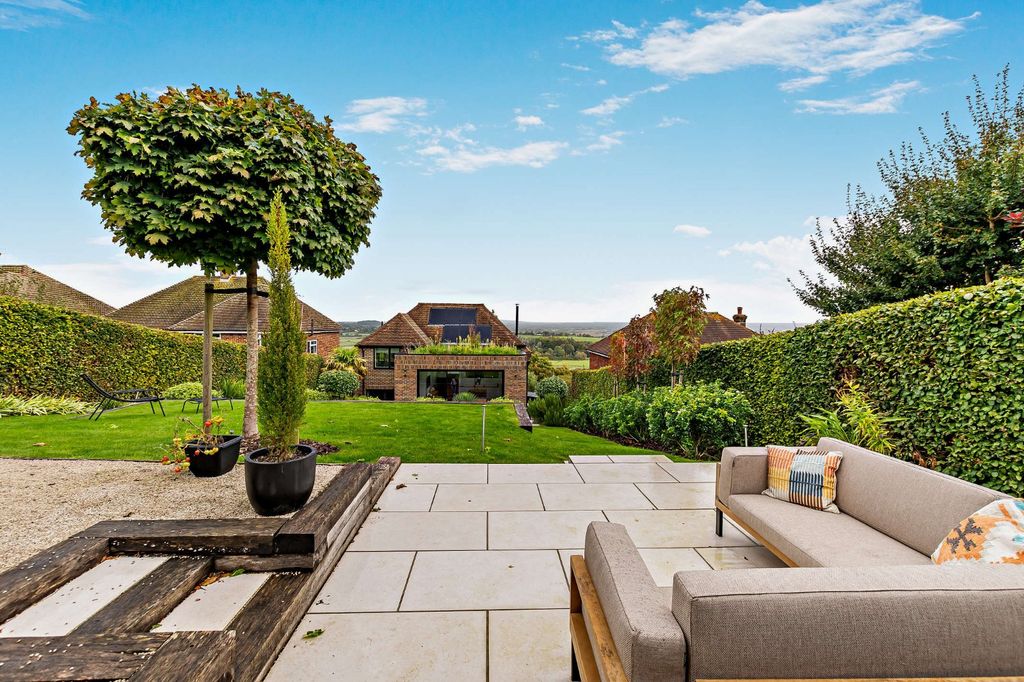 Property photo 2 of 29 Top Terrace