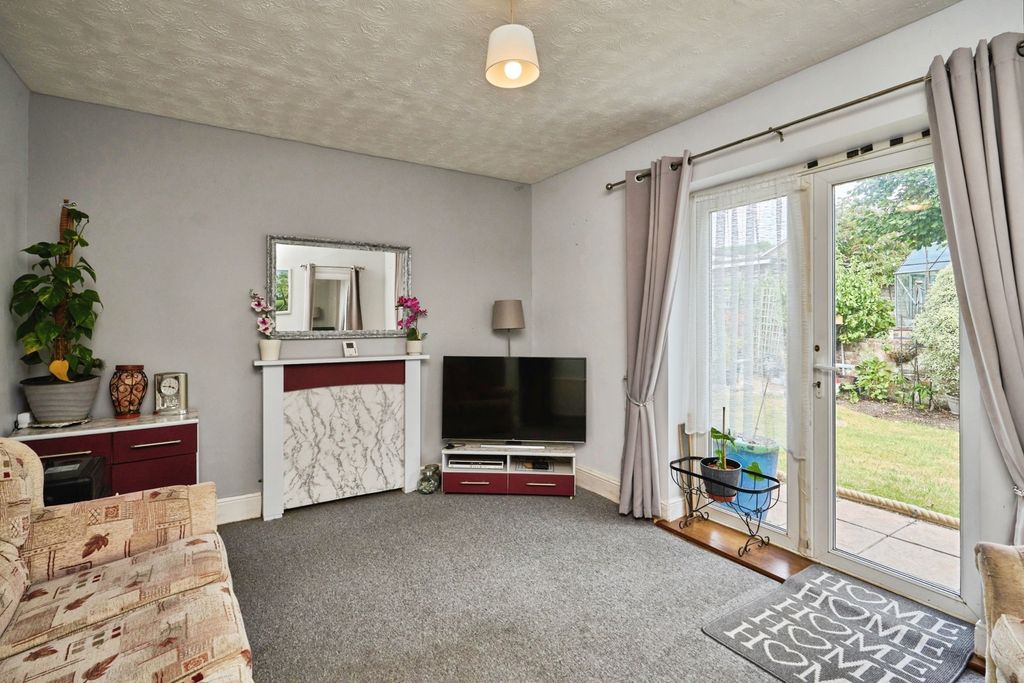 Property photo 3 of 16 Photo