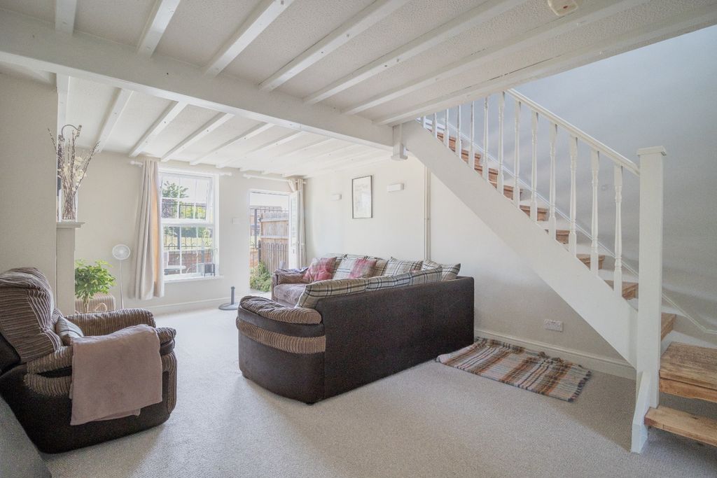 Property photo 2 of 14 5302523
