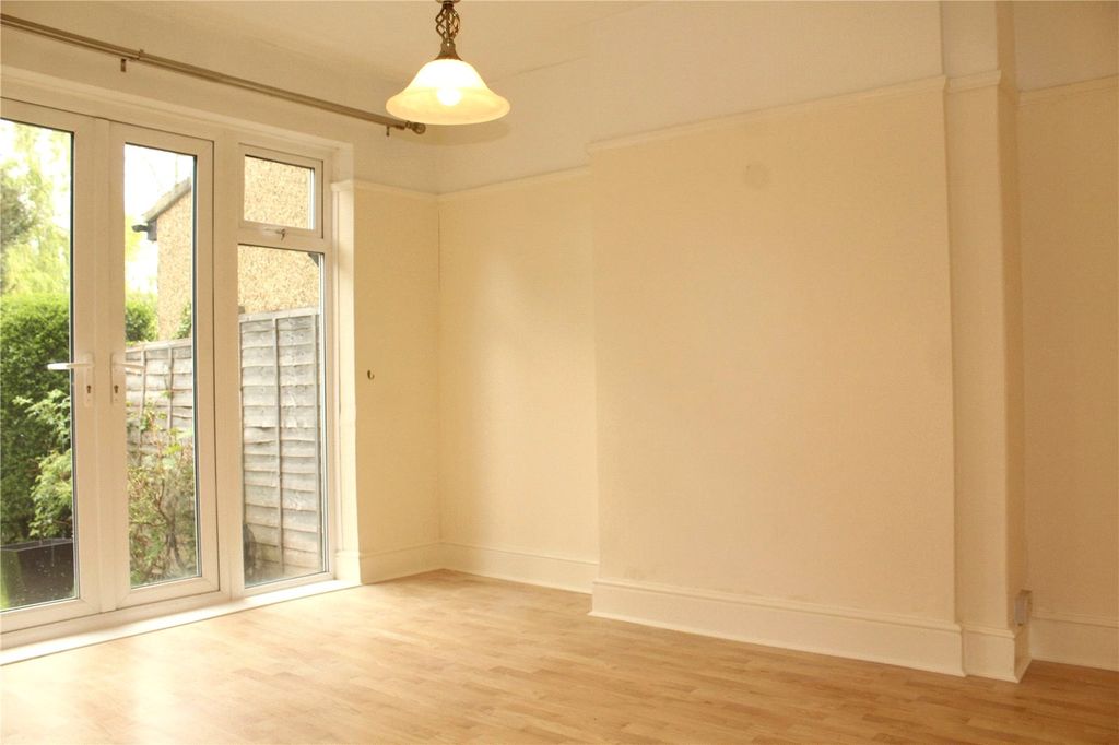 Property photo 3 of 16 Picture No. 10