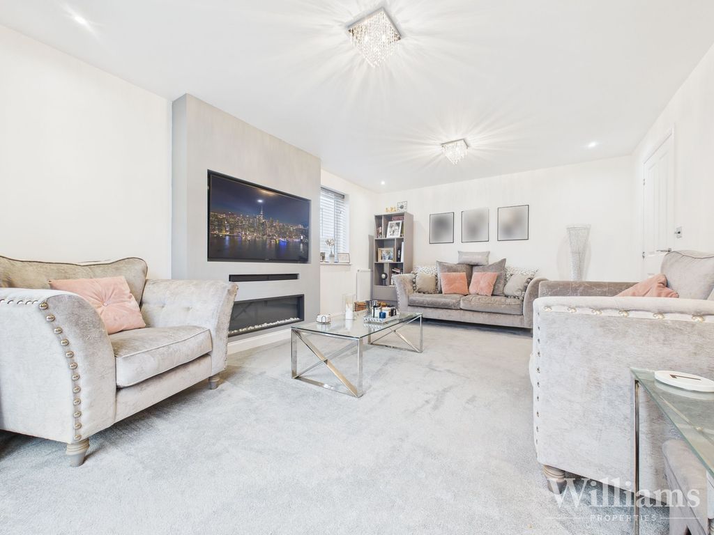 Property photo 3 of 28