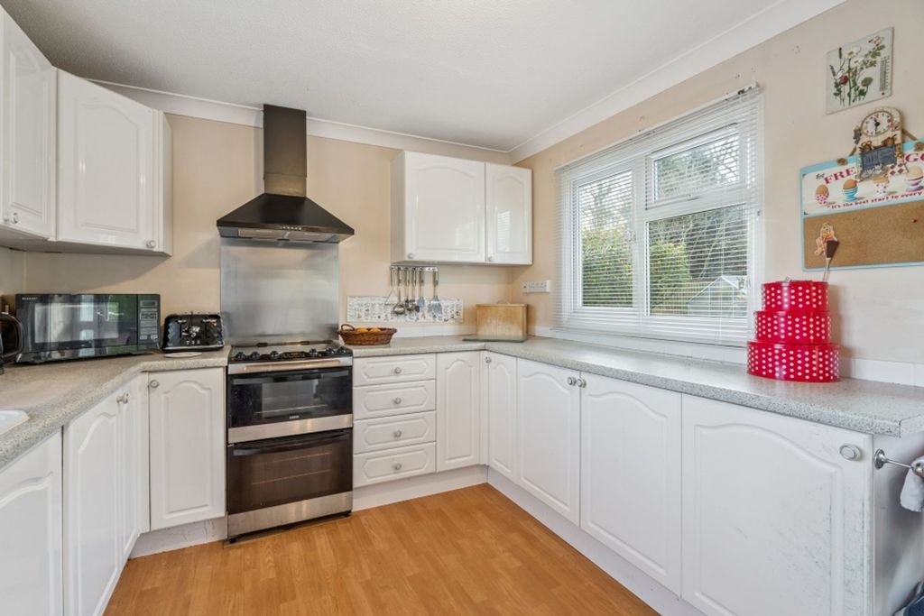 Property photo 2 of 41