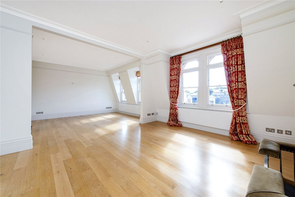 Property photo 2 of 20 Picture No. 16