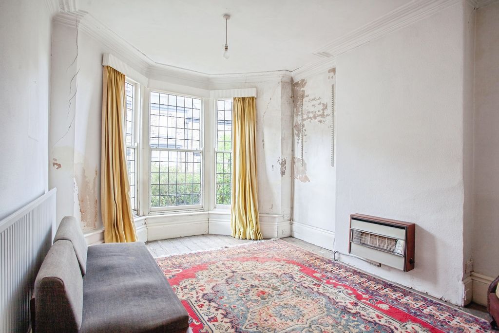 Property photo 2 of 17 Pbox-Img.Jpg