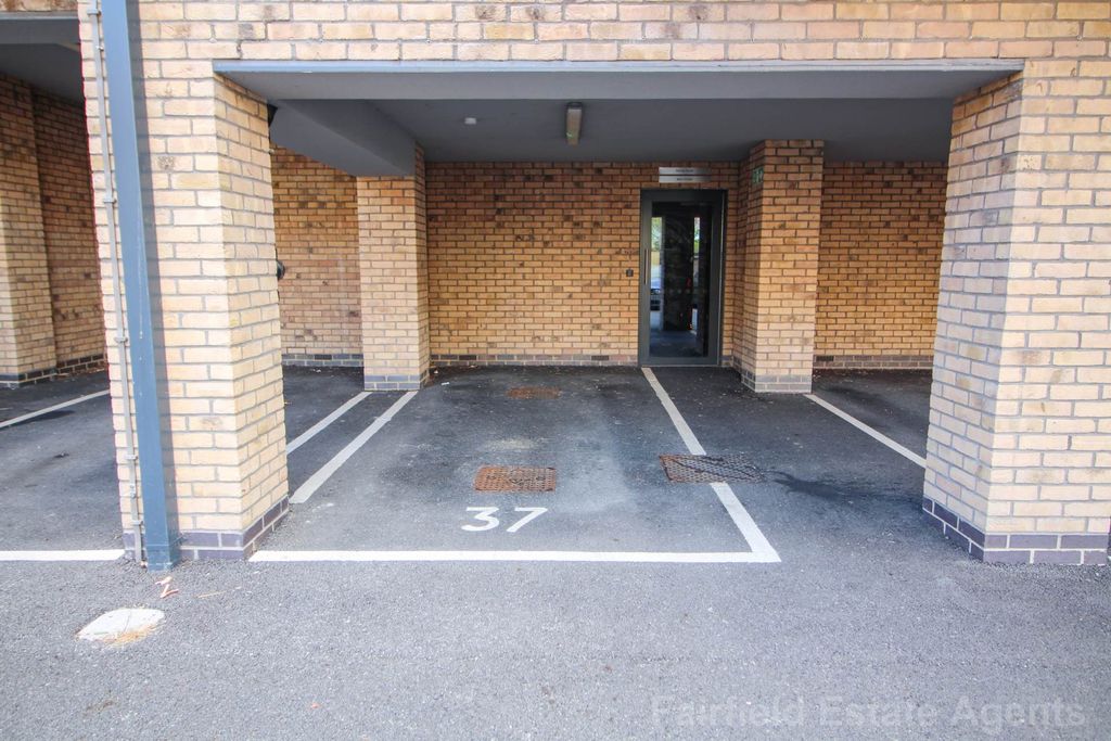 Property photo 3 of 14