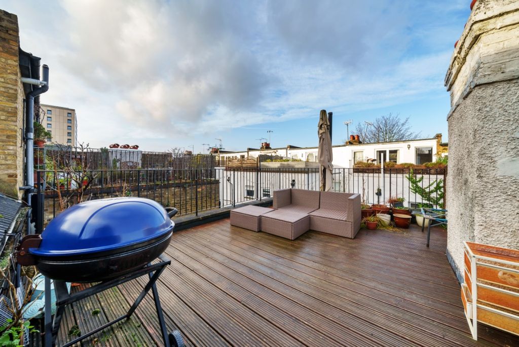 Property photo 2 of 8 1064943 (8)