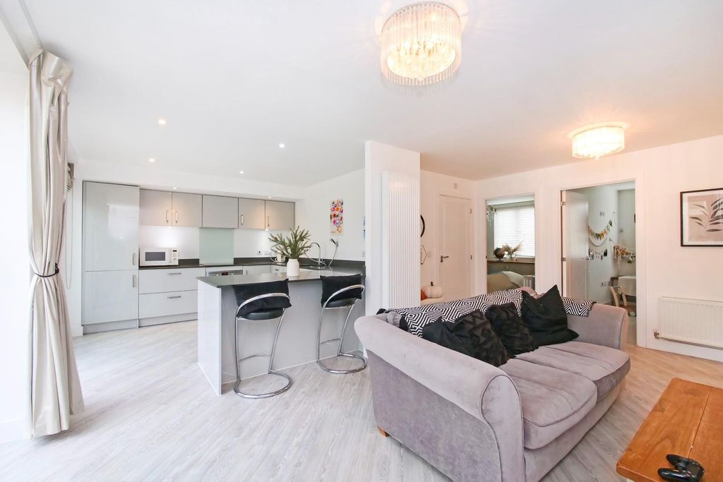 Property photo 2 of 19 Pnmb0406.Jpg