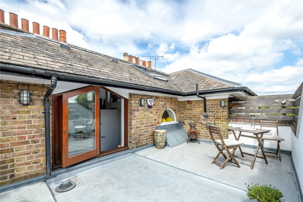 Property photo 2 of 18 Picture No. 42