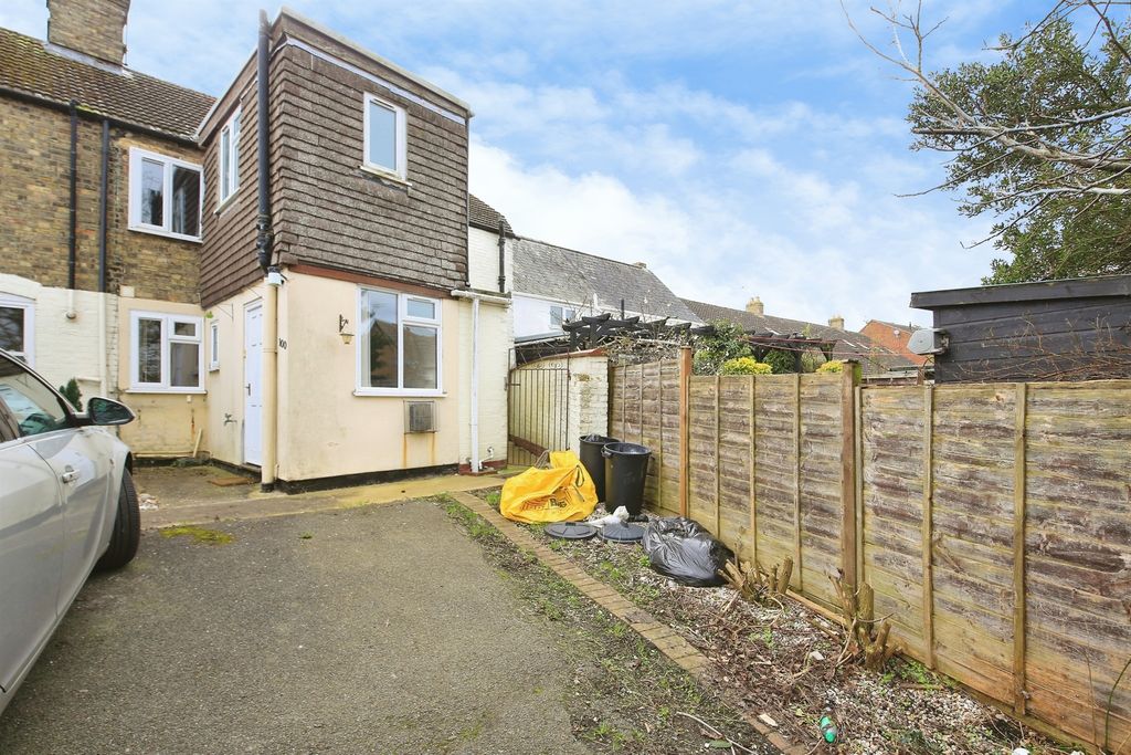 Property photo 2 of 15