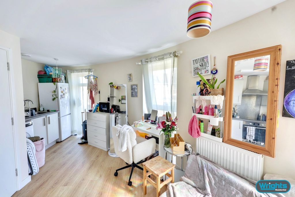 Property photo 3 of 7 Photo 2