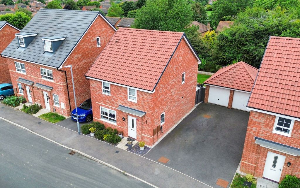 Property photo 1 of 21