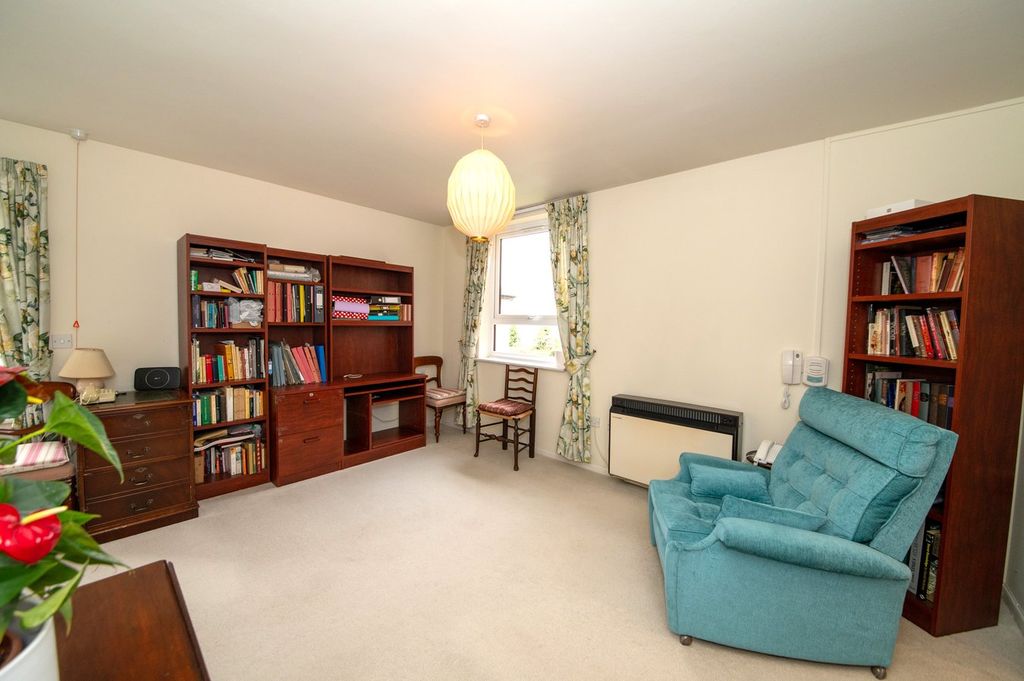 Property photo 2 of 11
