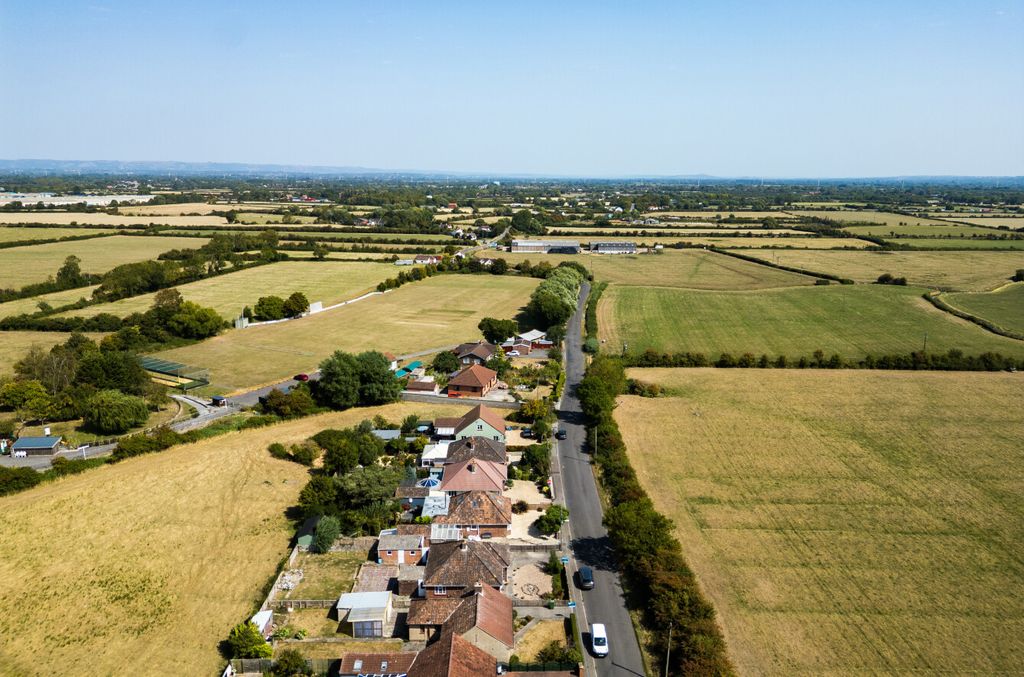 Property photo 3 of 24 1340412-17-689B62...