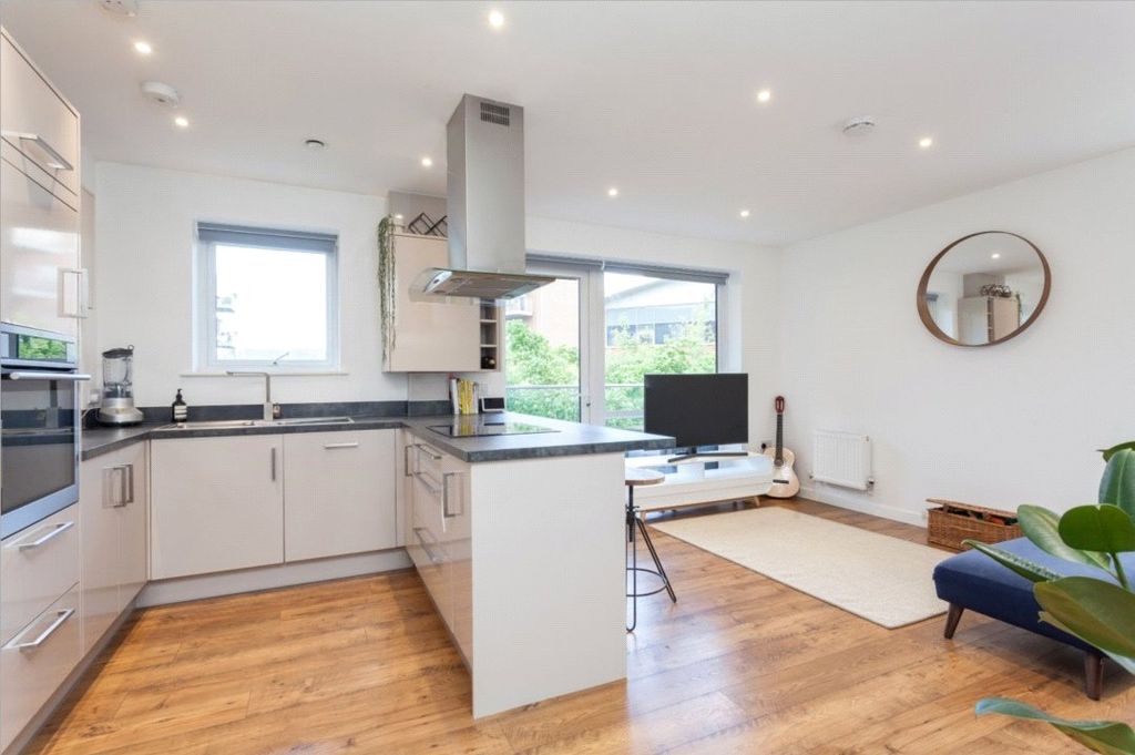 Property photo 3 of 11 Picture No. 27
