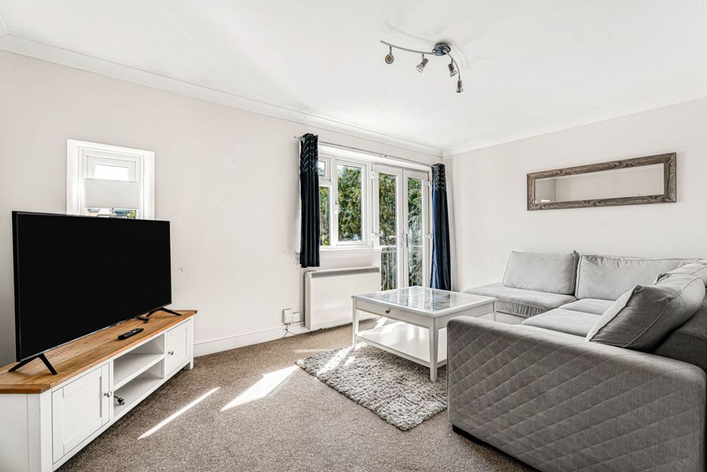 Property photo 2 of 18