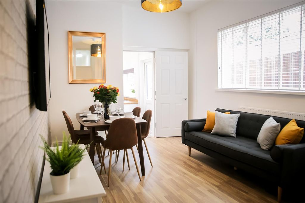 Property photo 1 of 19 Communal 2.Jpg