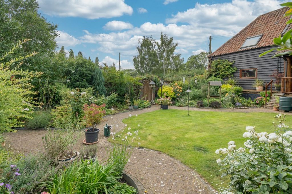 Property photo 2 of 30