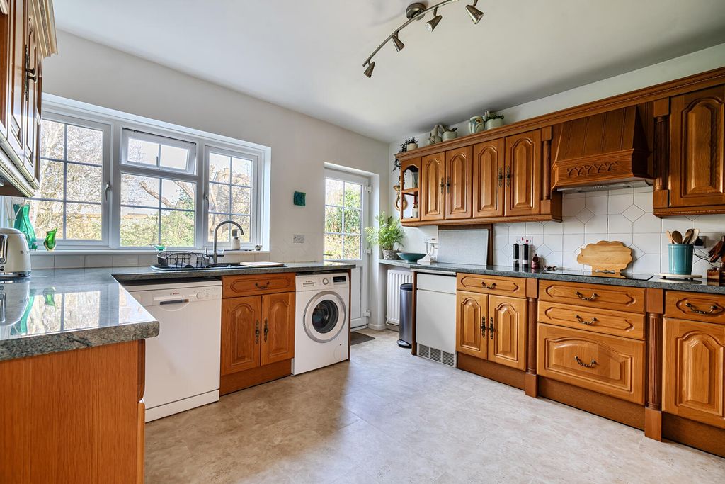 Property photo 3 of 14 Kitchen