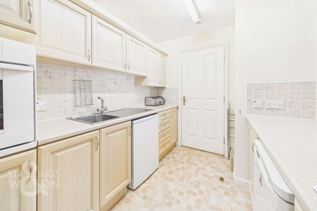 Property photo 3 of 19