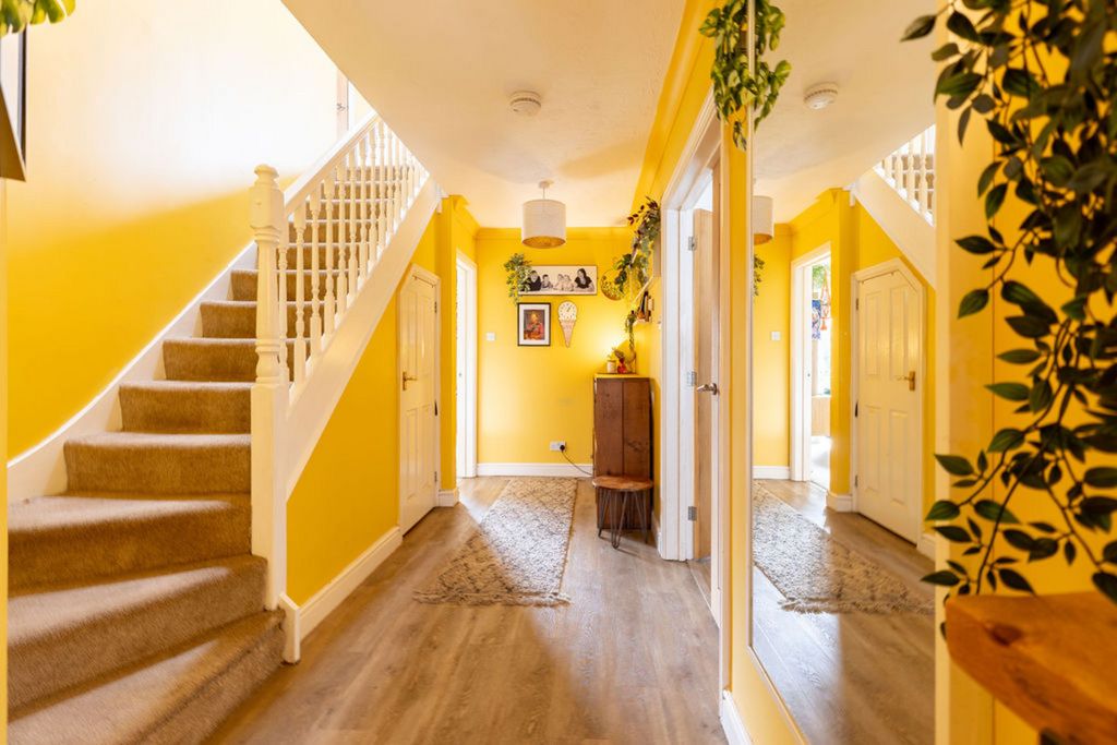 Property photo 2 of 26