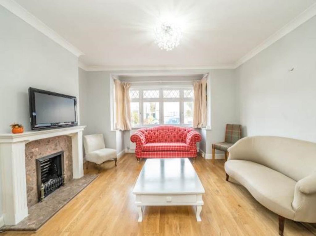 Property photo 3 of 14