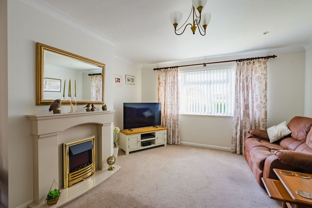 Property photo 3 of 19