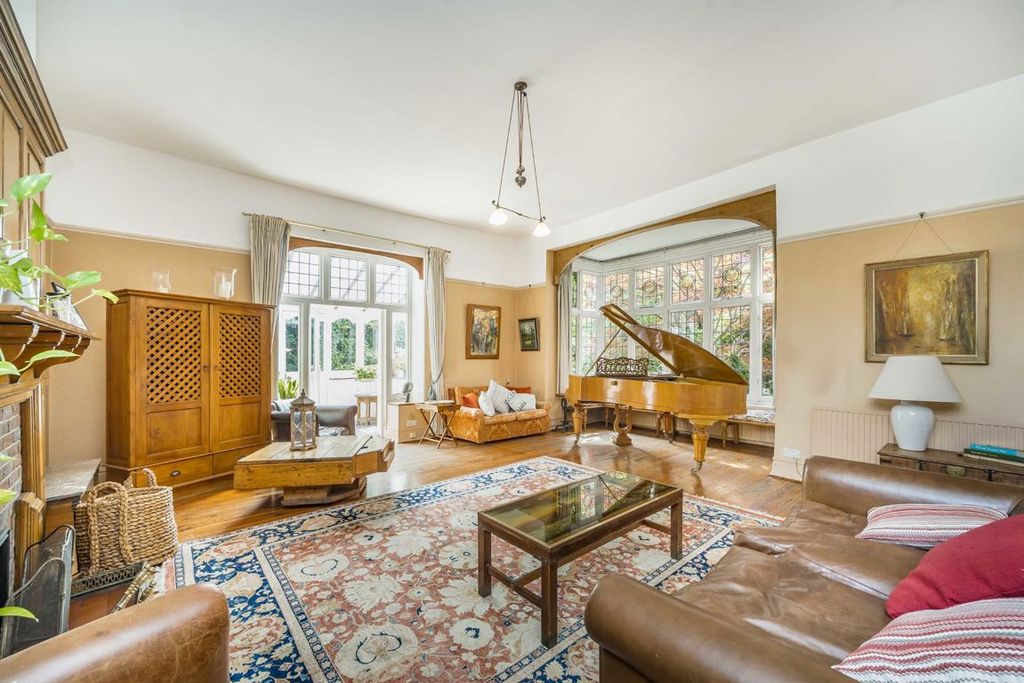 Property photo 3 of 11