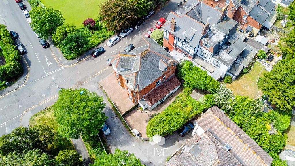 Property photo 2 of 30