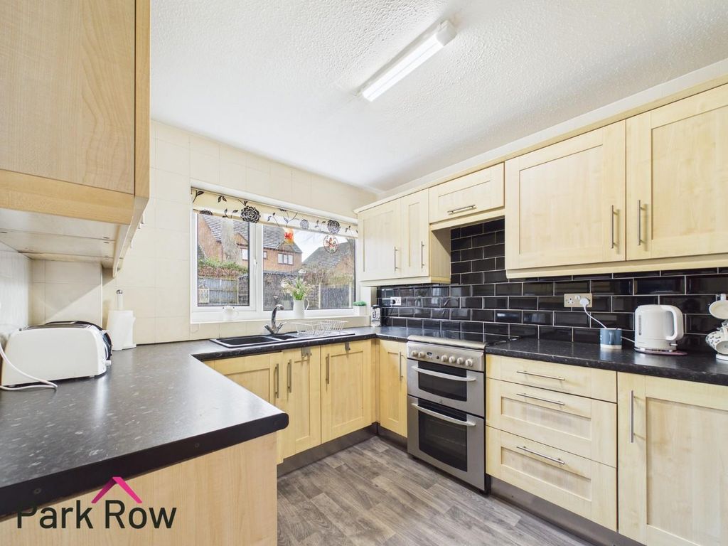 Property photo 2 of 26 Kitchen