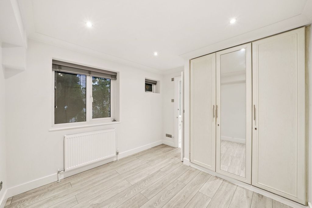 Property photo 3 of 8