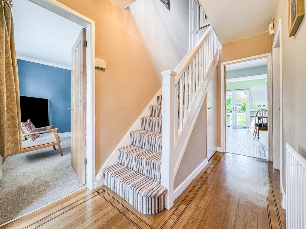 Property photo 2 of 28 Entrance Hall