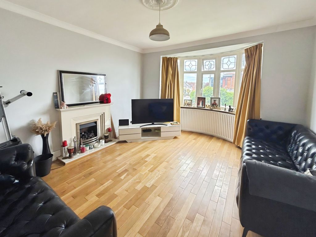 Property photo 2 of 18 Db8A4436-Whatsapp 20Image 202026-05-29 20At 2013.1