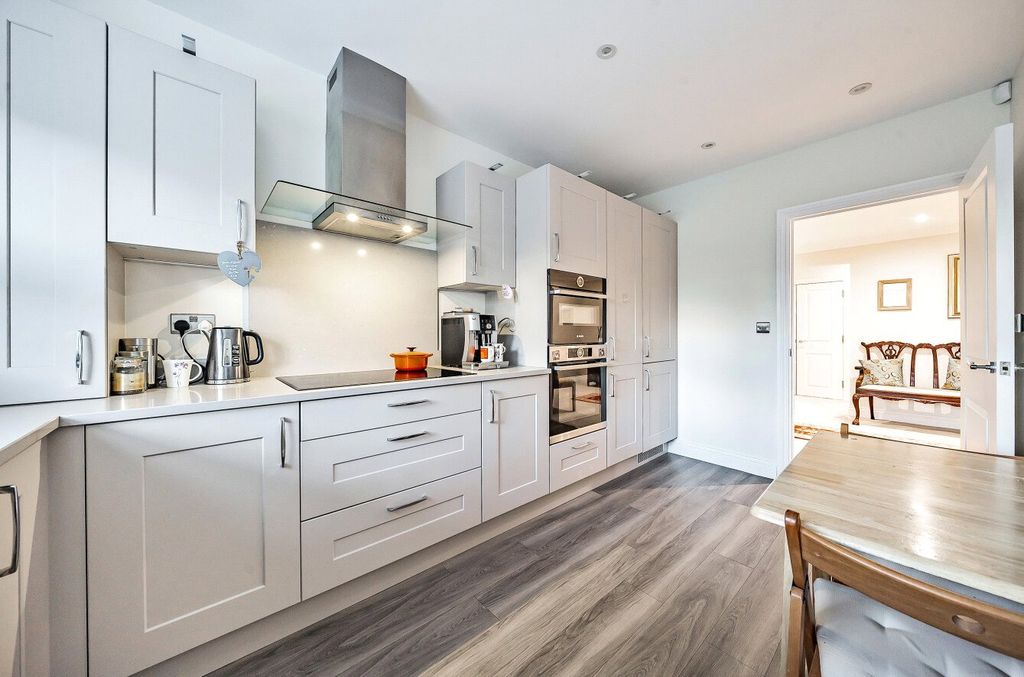 Property photo 3 of 14 Kitchen