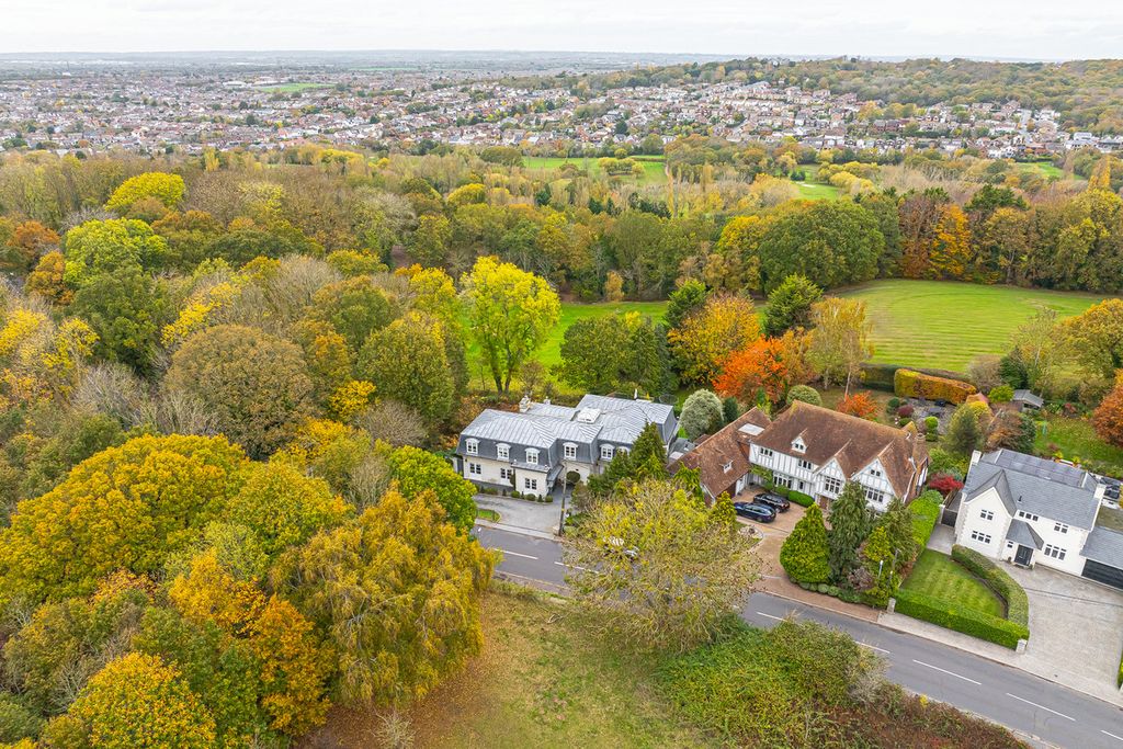 Property photo 2 of 47