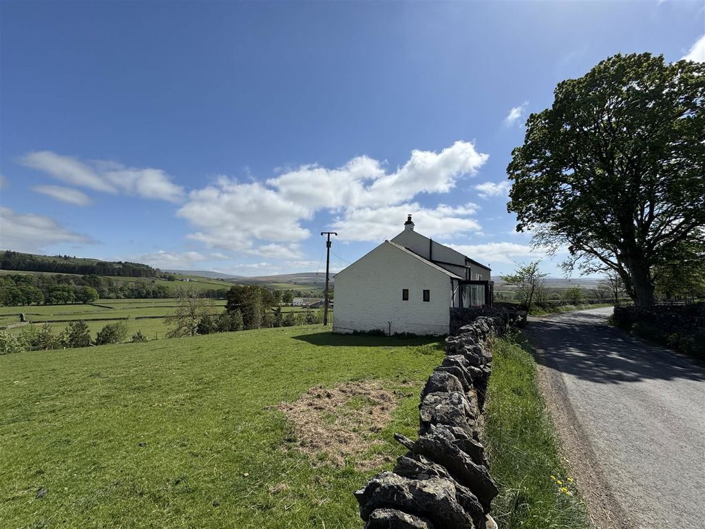 Property photo 3 of 22