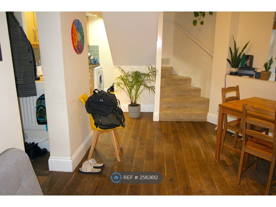 Property photo 3 of 13 Living Room