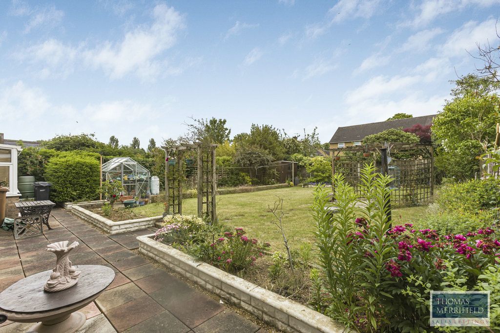 Property photo 2 of 23