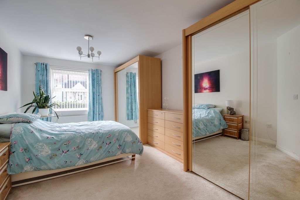 Property photo 2 of 6 Bed 1