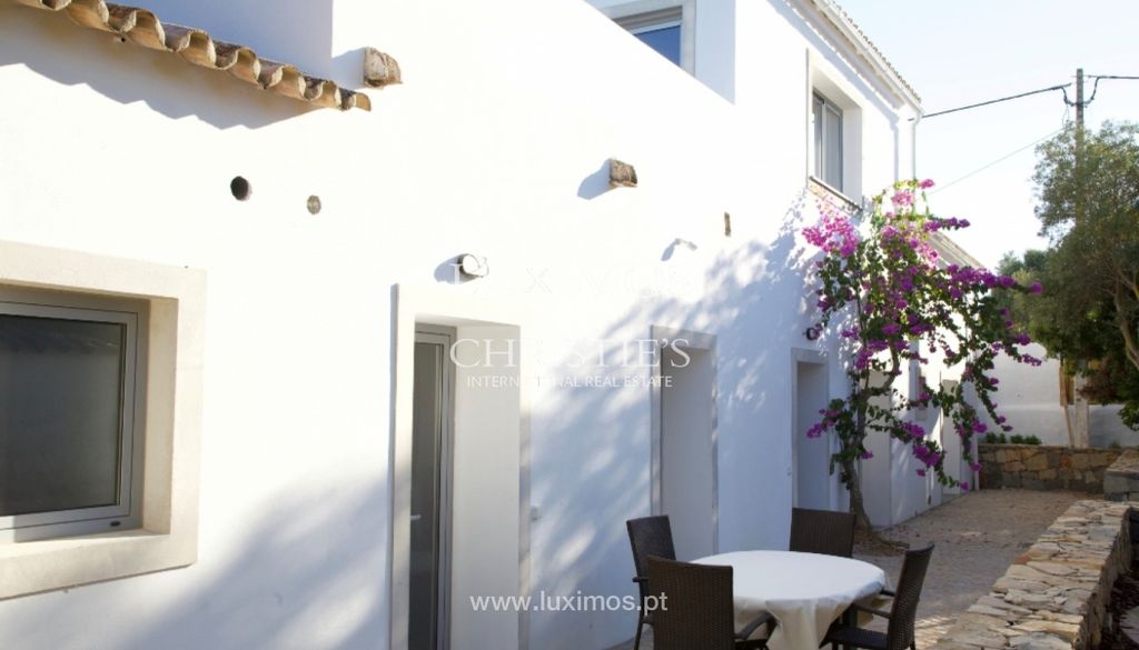 Property photo 2 of 25