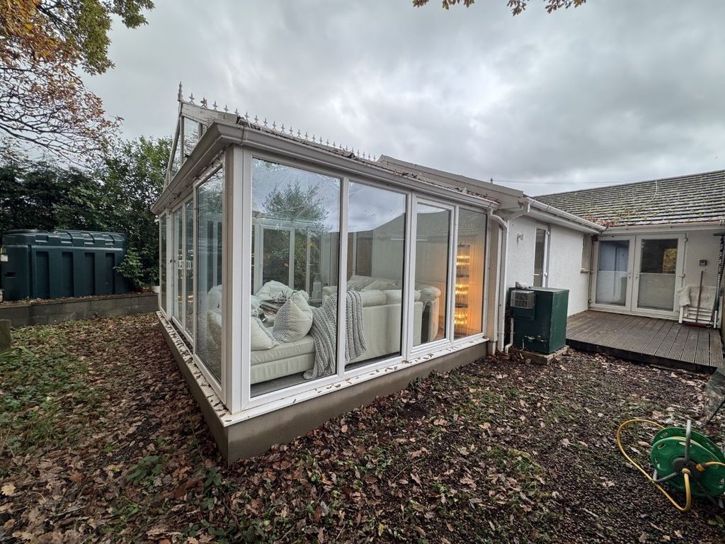 Property photo 2 of 28