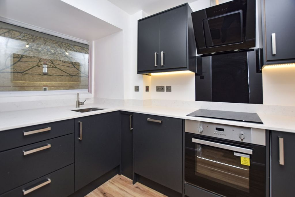 Property photo 2 of 5 Kitchen