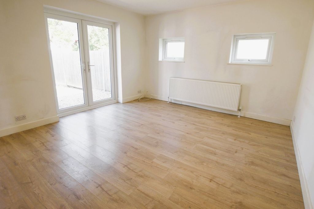 Property photo 2 of 11 Picture No. 05