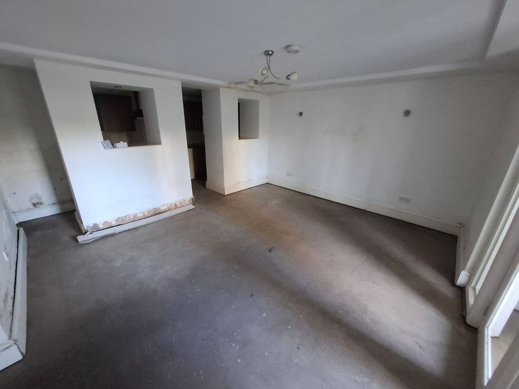 Property photo 2 of 7 Photo 7