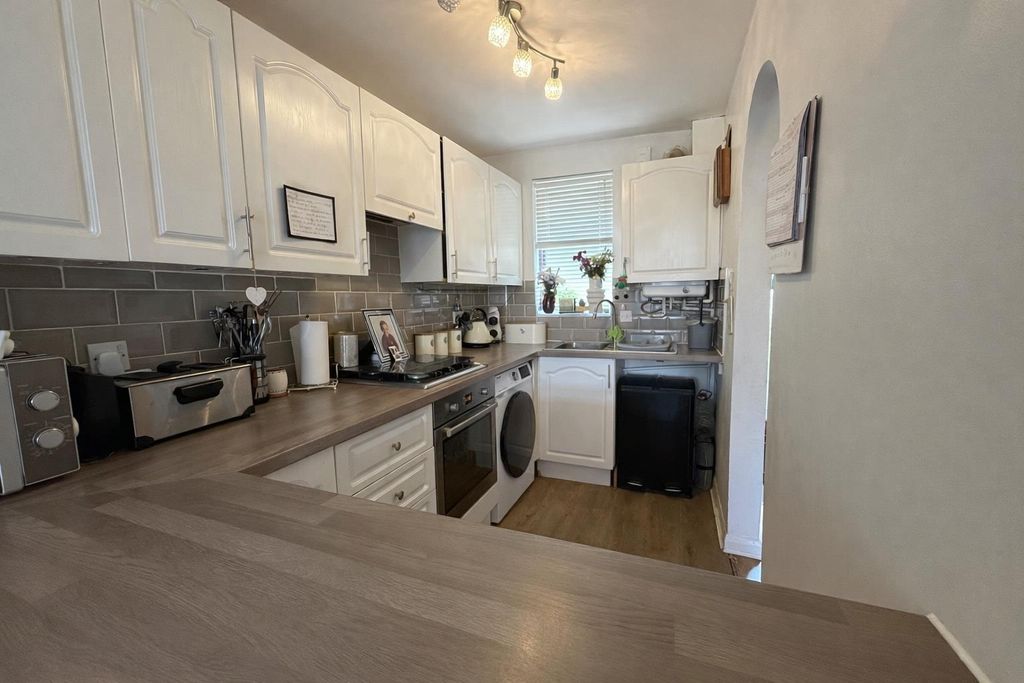 Property photo 2 of 14 5.Png