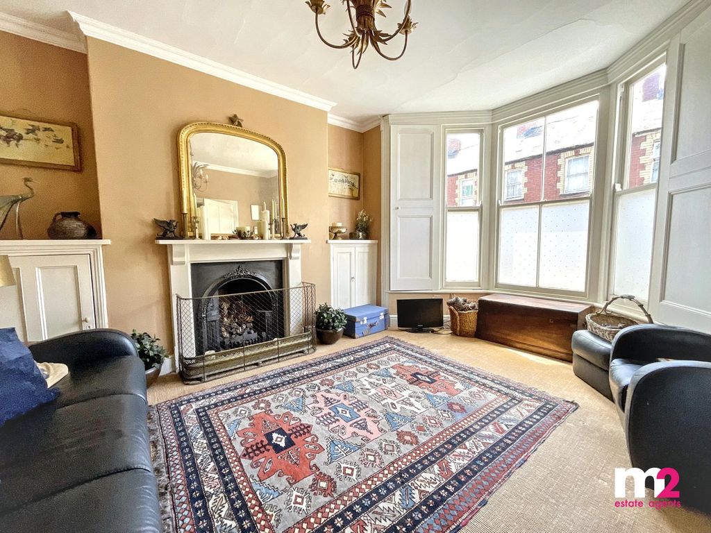 Property photo 2 of 20