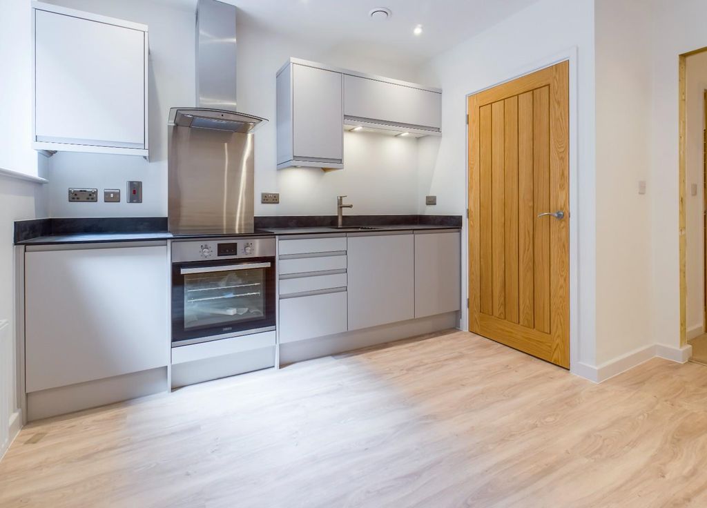 Property photo 2 of 7 Cam02517B2-Pr0128-Still04.Jpg
