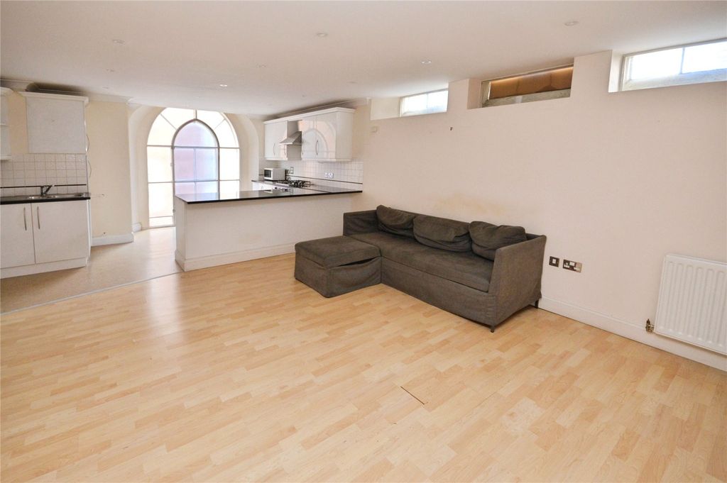 Property photo 2 of 13 Picture No. 04