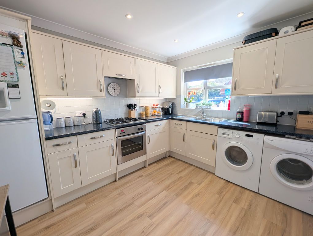 Property photo 3 of 13 Kitchen