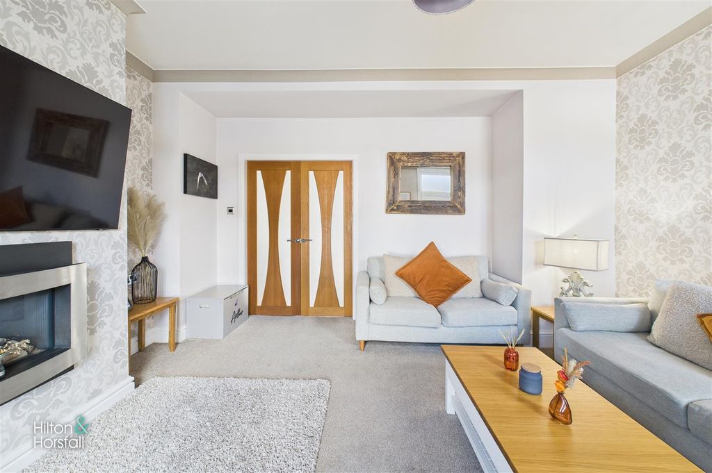 Property photo 3 of 19 Wheatley Lane Road
